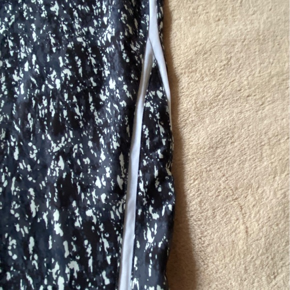 Responsible, Printed Capri Legging - Active Zone Pennington NWT - Picture 7 of 15